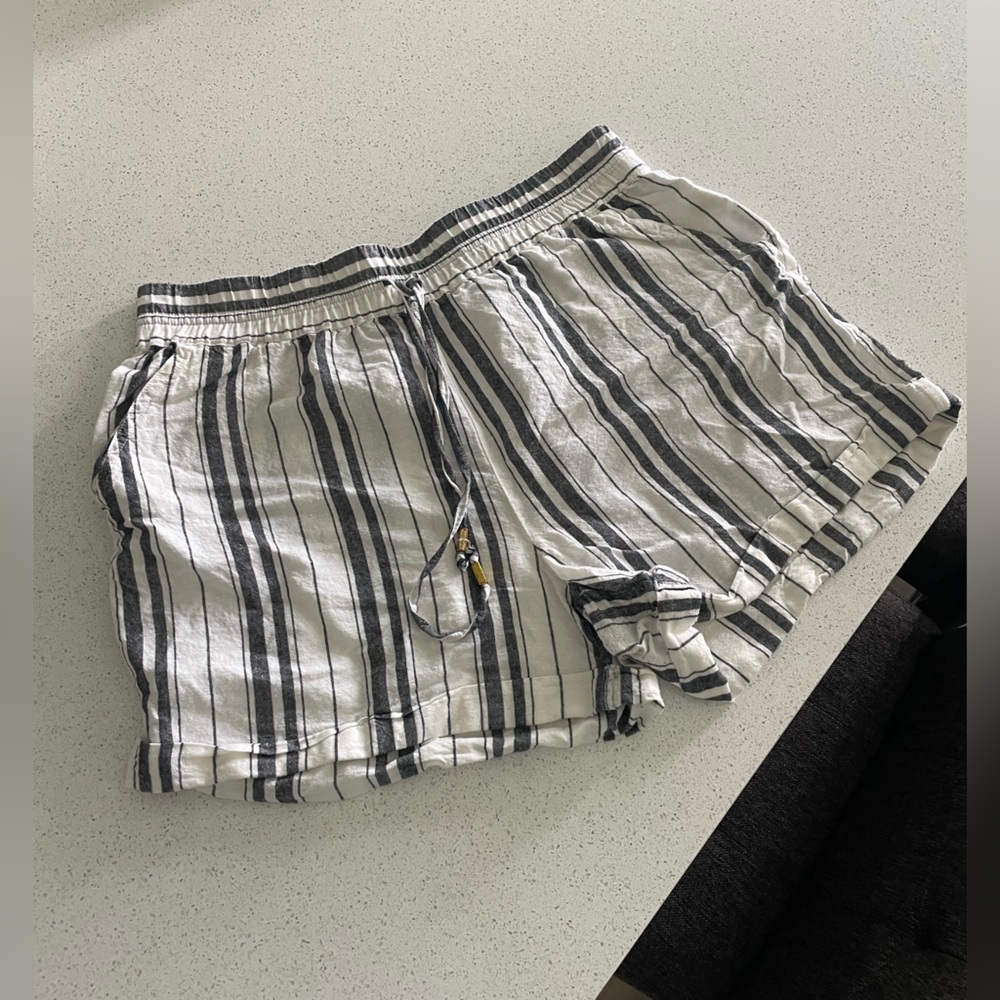 Maeve Linen Blend Cuffed Shorts - Women’s Size L